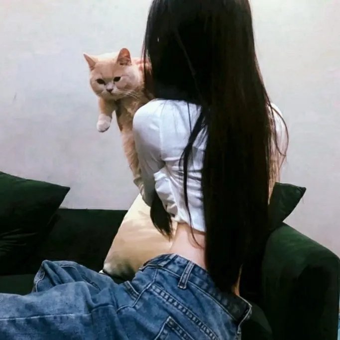 蒙面纱的男子