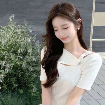 坐着的女人